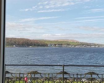 Summer's Bay - Isle of Bute - Balkon