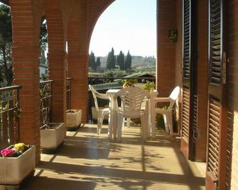 Agriturismo Le Rose - Gioiella - Balcón