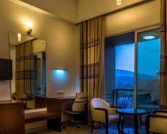 Hotel Sea N Rock - Thane