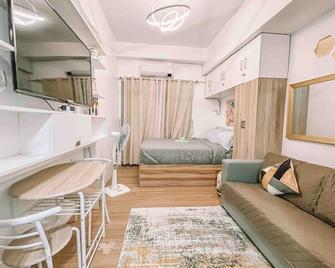 Stylish and Cozy Room at TheLoop Tower-25th Floor - Cagayan de Oro - Bedroom