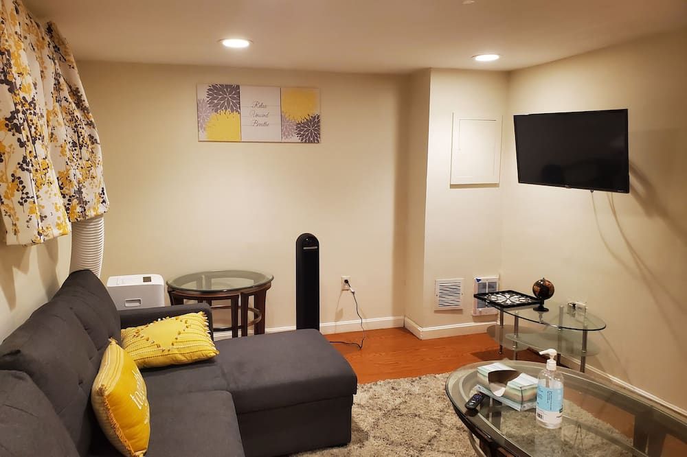 Charming B&B close to Salem and Boston