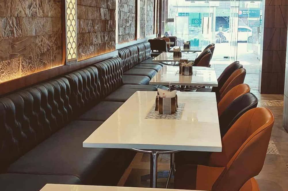 Topaz Hotel thumbnail 2