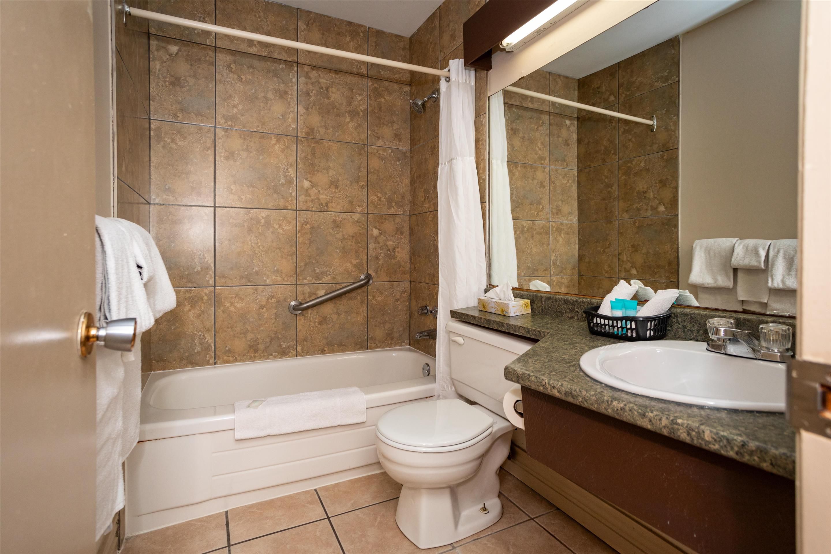 Canadas Best Value Inn & Suites-Charlottetown thumbnail 3