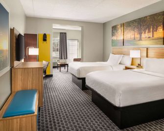 Days Inn & Suites by Wyndham Lancaster Amish Country - Lancaster - Soveværelse
