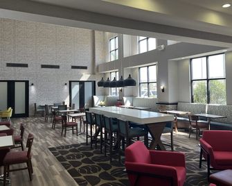 Hampton Inn & Suites Barstow - ברסטאו - מסעדה