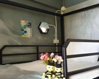 Beehive Phuket Old Town Hostel - Phuket