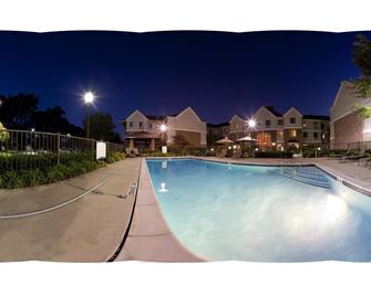Staybridge Suites Detroit-Utica By IHG - Utica - Pool