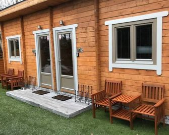 Duncairin Cabin 2 Dog Friendly And Mins From Town - Inverness - Patio