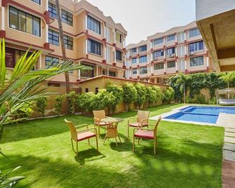 Veera Strand Park Serviced Apartments - Calangute - Pool