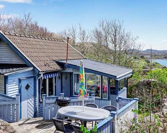 4 Person Holiday Home In Hamburgsund-By - Grebbestad - Patio