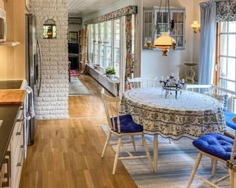 Pet Friendly Home In Gamleby With Wifi - Gamleby - Comedor