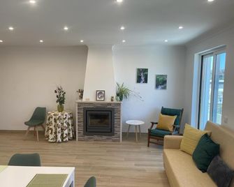 Alojamento S. Gabriel 1 - Monchique - Sala de estar