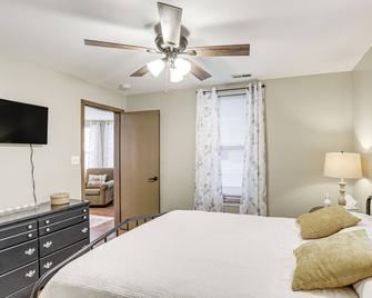 Pet-Friendly Pacific Cottage Near Purina Farms! - Pacific - Bedroom