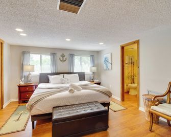 Next to Turtle Preserve Oceanside Florida Retreat - Indialantic - Bedroom