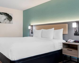 Comfort Inn Sea World Area - San Diego - Bedroom