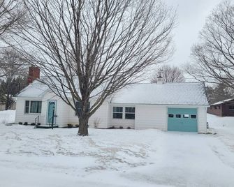 My Roam'n Empire - Super Cute with Water Toys and Great Location! Walk to Downtown and Beach! - Empire - Edificio