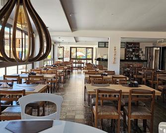 Hotel Pousada Paradise - קאראגוואטטובה - מסעדה