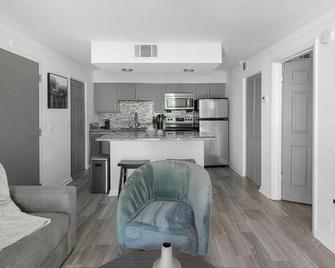 Landing at The Metropolitan - 1 Bedroom in Nashville - נאשוויל - מטבח