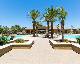 Mesa Palms Ferro 4 Bedroom Townhouse by RedAwning - Mesa - Pool