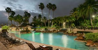 Embassy Suites by Hilton San Juan Hotel & Casino - Carolina - Piscine