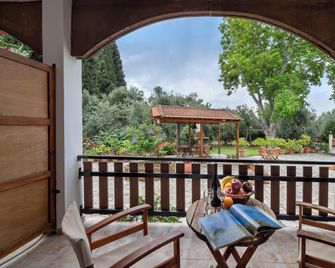 Vergonis Studios - Koropi - Balcony