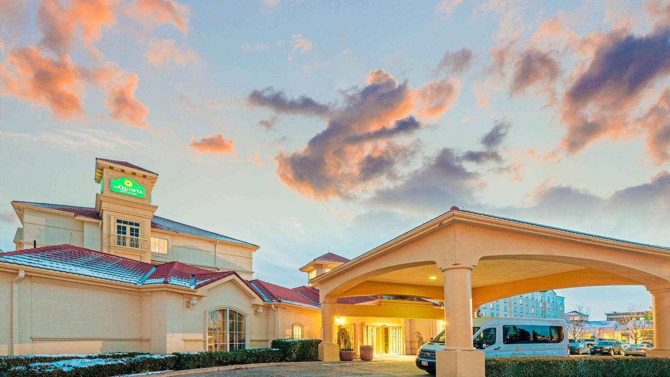 La Quinta Inn & Suites by Wyndham Salt Lake City Airport