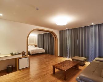 Hotel the maru - Gangneung - Schlafzimmer