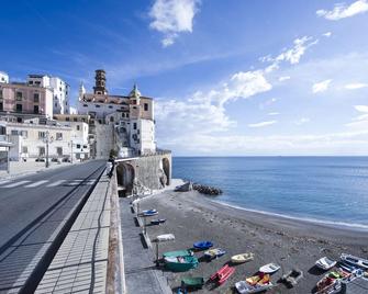 G&G- Amalfi coast - sea view - beach - Atrani - Building