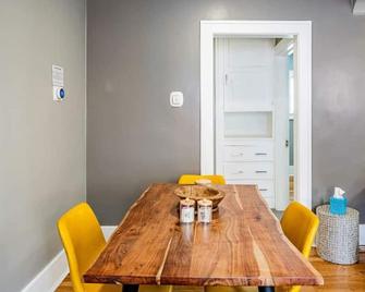 Casa Azul - 3 bedroom - Alburquerque - Comedor