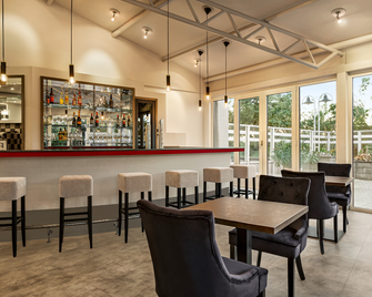 جود مورنينج + هالي - ليبزيج - هولي (ساكسوني-انهالت) - بار