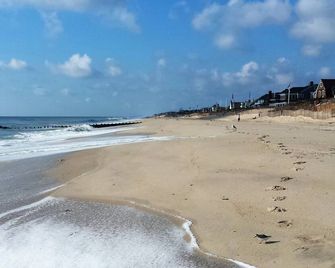 The Best of Both Worlds! Casual beach house living with all the modern updates! - Bay Head - Playa