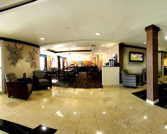 Holiday Inn Express Hotel and Suites Bastrop, an IHG Hotel - Bastrop - Lobby