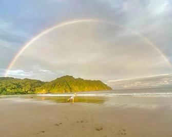 Susanne's Bungalow de Casa Felicidad - Paquera - Playa