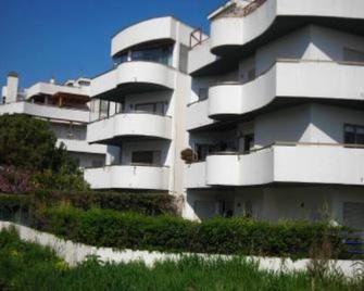 Apartment/ flat - Santa Marinella - Santa Marinella - Budynek