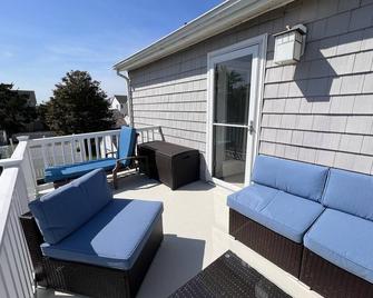 Single-family home in Avalon—walk to beach and town - Avalon - Balkon