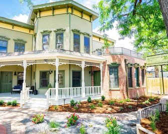 Smiths Crescendo - דנבר - בניין