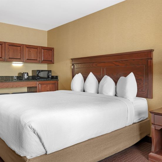 Best Western Plus Fredericton Hotel & Suites image 1