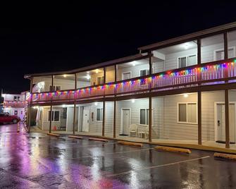 Ocean Suites Motel - Brookings - Gebäude