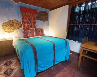 Yellow House Hostel B&B - אנטיגואה גוואטמלה - חדר שינה