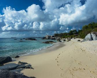 Southern Gables - Cozy villa with amazing view, 5 min walk to Little Trunk Bay - Spanish Town - Beach