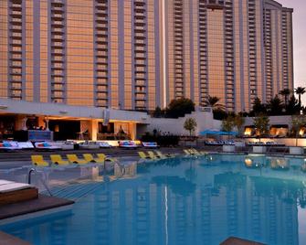 The Signature at MGM Grand (All Suites) - Las Vegas - Pool
