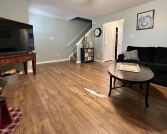 Charming Duplex in the heart of Leonardtown\n - Leonardtown - Sala de estar