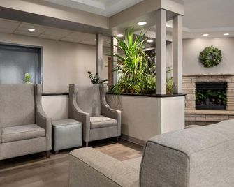 Baymont by Wyndham Rockford - Rockford - Lobby