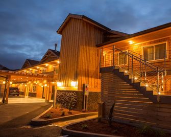 Pelican Shores Inn - Lincoln City - Building