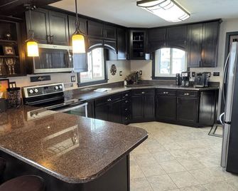 Quiet and relaxing , located in the heart of Iron Mountain - Iron Mountain - Cucina