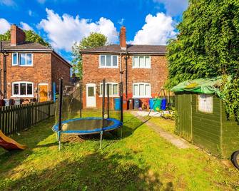 Spacious & Luxurious 3-bed House in Manchester - Manchester