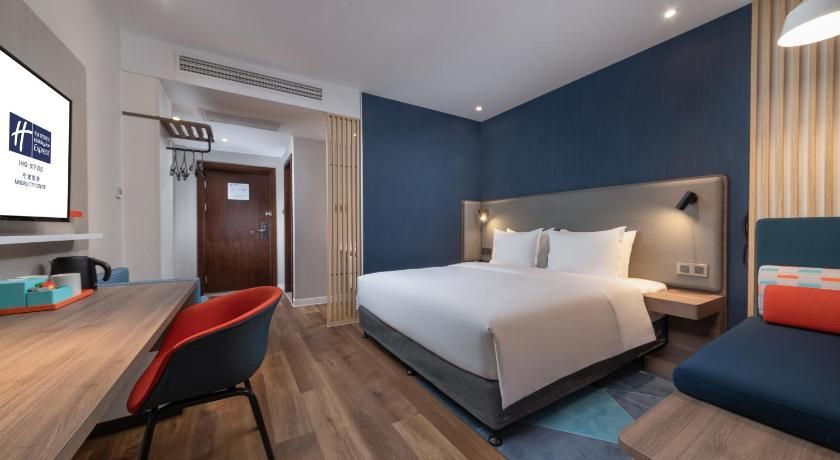 Holiday Inn Express Ningbo City Center By IHG thumbnail 3