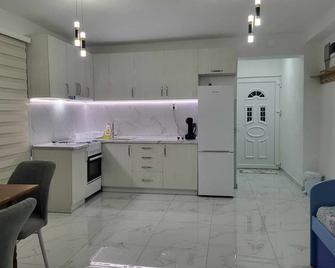 Jordanovi Premium Apartment - Kavadarci - Kitchen