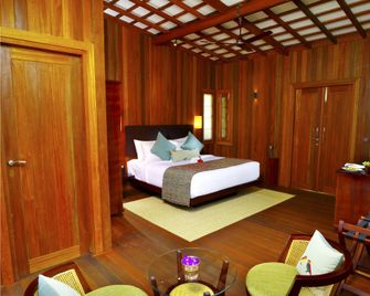 Niraamaya Retreats Cardamom Club - Thekkady - Bedroom