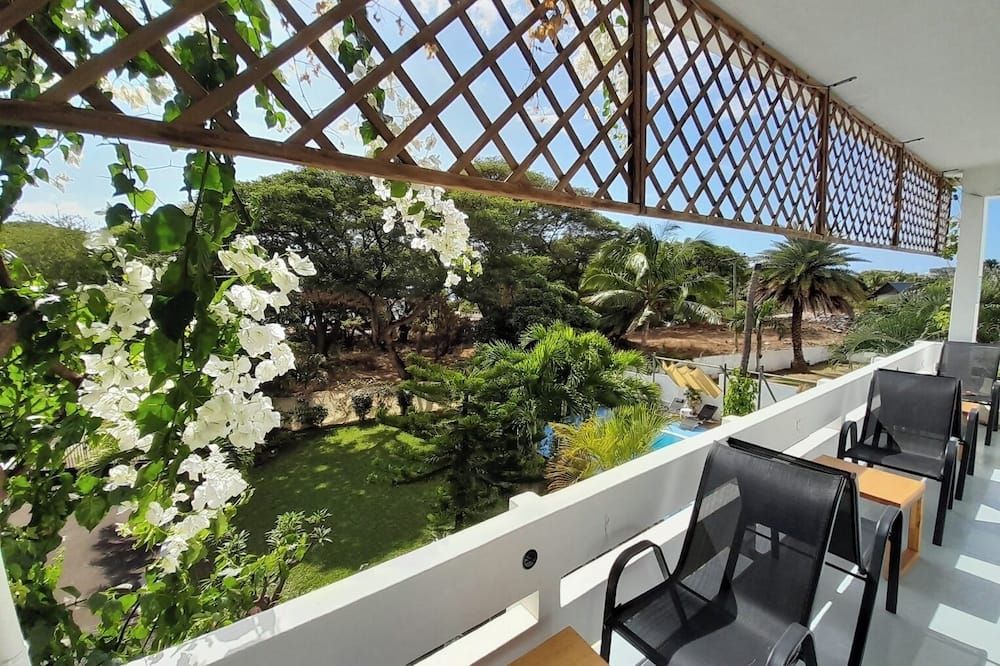 Villa Osumare Cosy Beach front Guest House